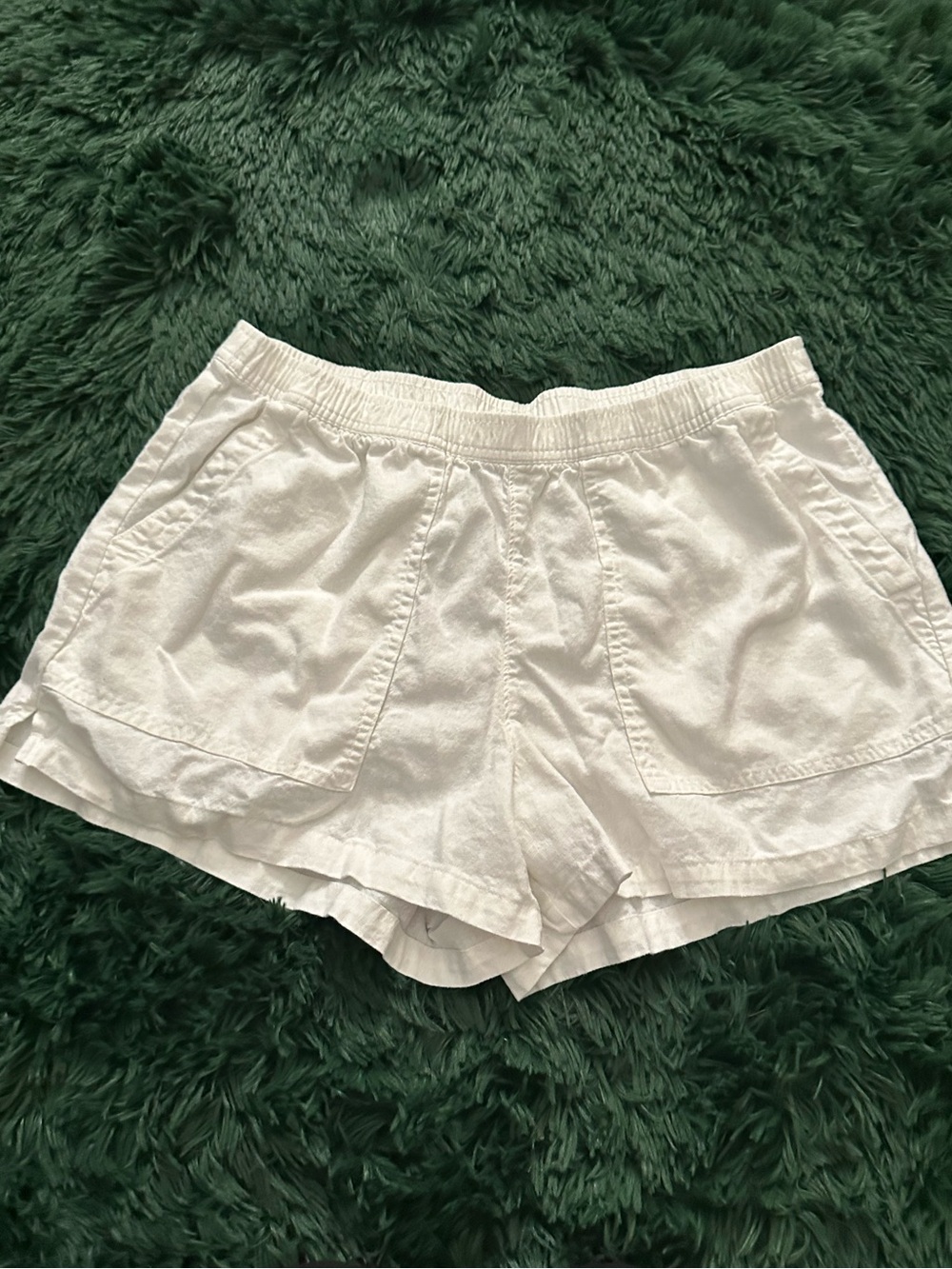 3/$25 ✨ Universal Thread White Pull-On Shorts Women’s Medium